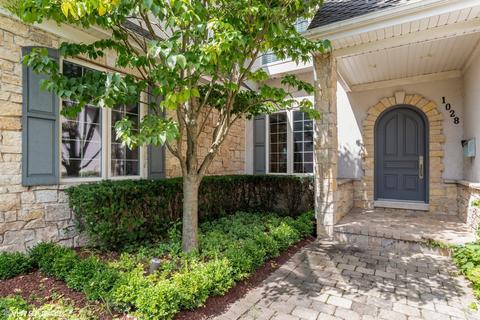 1028 Golfview Rd, Glenview, IL 60025 photo 2