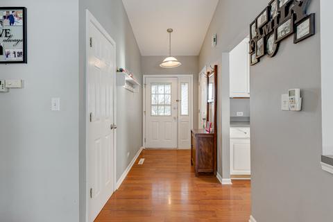 1244 Merrill Ave, Algonquin, IL 60102 photo 2