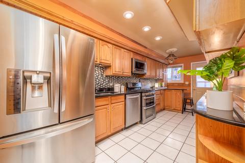 9255 Dee Rd, Des Plaines, IL 60016 photo 10