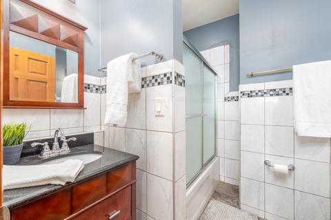 9255 Dee Rd, Des Plaines, IL 60016 photo 17