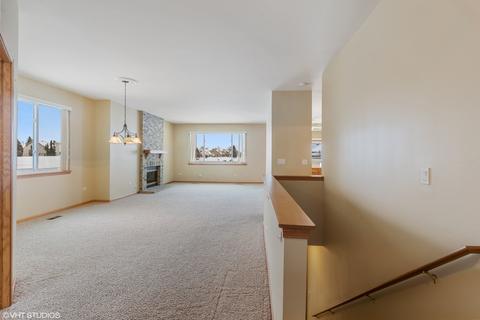 21136 Buckeye Ct, Plainfield, IL 60544 photo 2