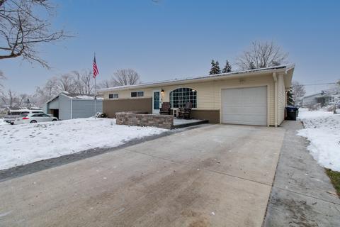 503 Radliff Rd, Bloomington, IL 61701 photo 2