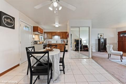 861 N Norman Ln, Wheeling, IL 60090 photo 8