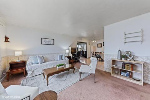 861 N Norman Ln, Wheeling, IL 60090 photo 3