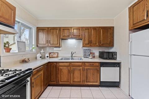 861 N Norman Ln, Wheeling, IL 60090 photo 4
