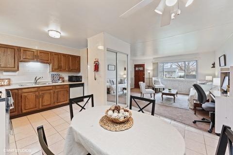 861 N Norman Ln, Wheeling, IL 60090 photo 9