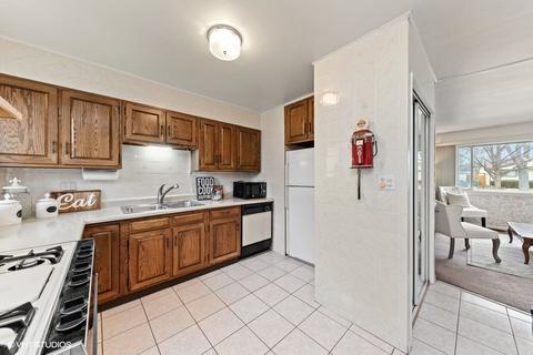 861 N Norman Ln, Wheeling, IL 60090 photo 5