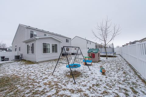 2807 Stonebridge Dr, Plainfield, IL 60586 photo 3