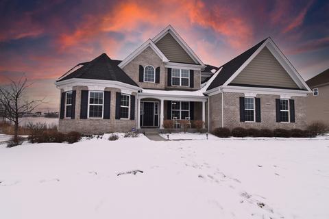 3593 Tournament Dr, Elgin, IL 60124 photo 2