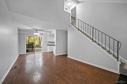 3310 Fox Hill Rd, Aurora, IL 60504 photo 3