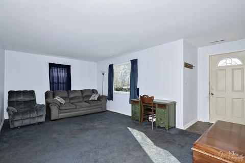 906 Woods St, Mchenry, IL 60050 photo 3