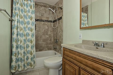 906 Woods St, Mchenry, IL 60050 photo 14