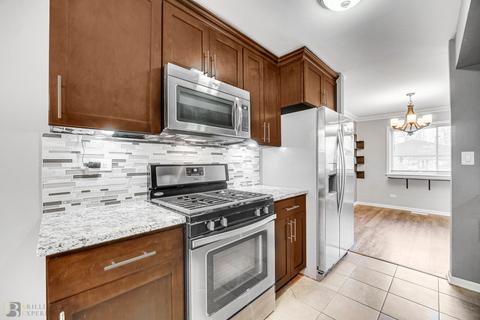 1665 Ottawa Ct, Wheeling, IL 60090 photo 3