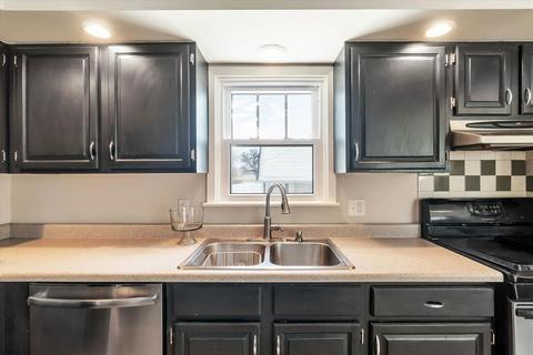 150 Lawrence St, Cherry Valley, IL 61016 photo 4