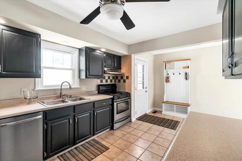 150 Lawrence St, Cherry Valley, IL 61016 photo 3
