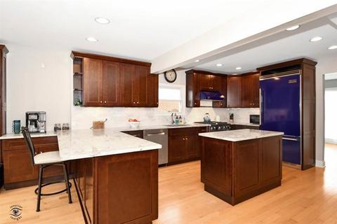 222 Ardmore Rd, Des Plaines, IL 60016 photo 6