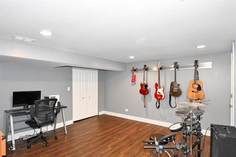 222 Ardmore Rd, Des Plaines, IL 60016 photo 25