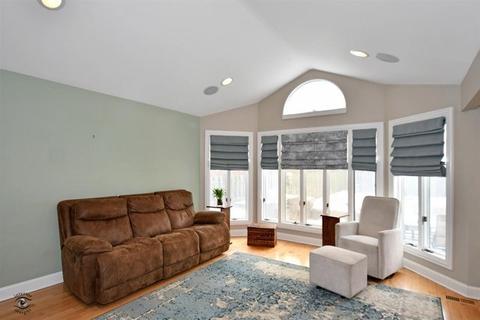 222 Ardmore Rd, Des Plaines, IL 60016 photo 11