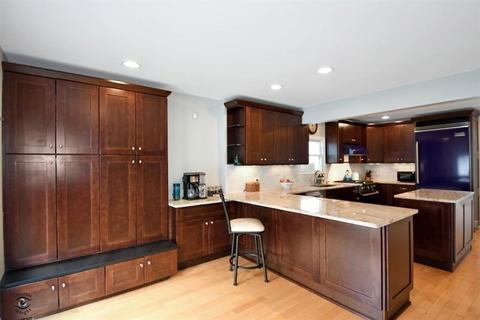 222 Ardmore Rd, Des Plaines, IL 60016 photo 9