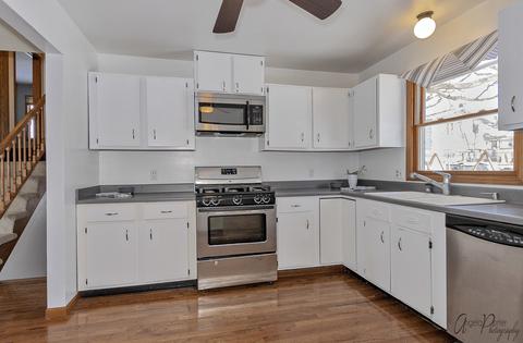 1406 Hillside Ln, Mchenry, IL 60051 photo 6