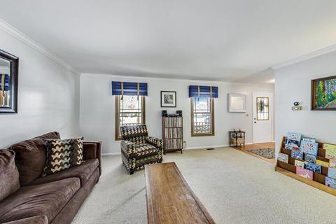 270 S Hickory Ave, Bartlett, IL 60103 photo 8