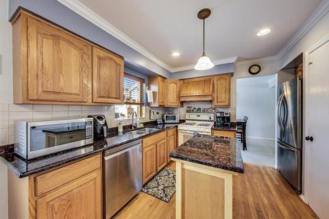 270 S Hickory Ave, Bartlett, IL 60103 photo 13
