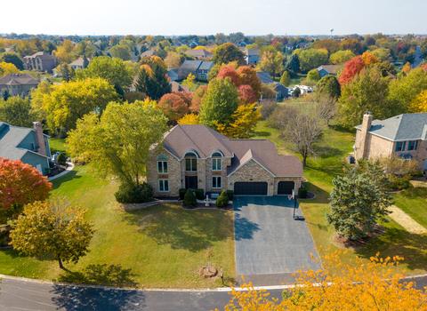 712 Greens View Dr, Algonquin, IL 60102 photo 1