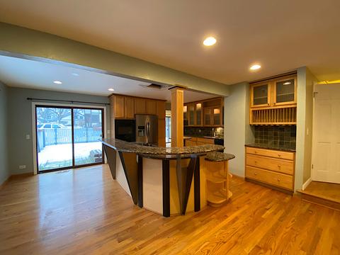 124 New Castle Ct, Rolling Meadows, IL 60008 photo 6