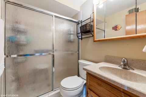 615 Nelson Ln, Des Plaines, IL 60016 photo 10