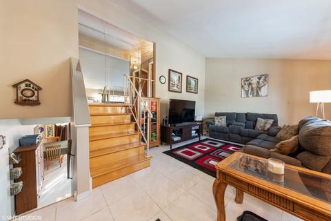 615 Nelson Ln, Des Plaines, IL 60016 photo 3