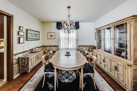 246 Coachmaker Dr, Northbrook, IL 60062 photo 8