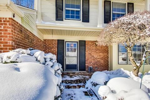 246 Coachmaker Dr, Northbrook, IL 60062 photo 3