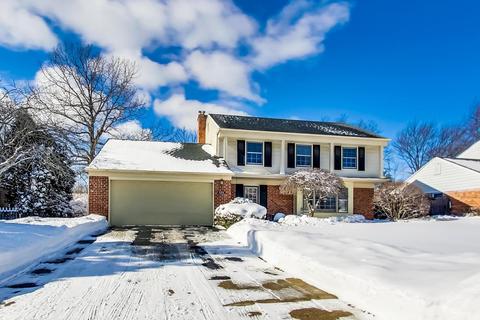 246 Coachmaker Dr, Northbrook, IL 60062 photo 2