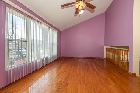 389 Dover Ln, Des Plaines, IL 60018 photo 3
