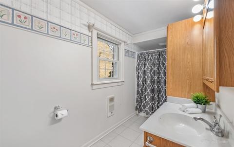 403 N Commonwealth Ave, Elgin, IL 60123 photo 18