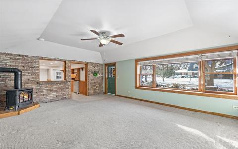 403 N Commonwealth Ave, Elgin, IL 60123 photo 5