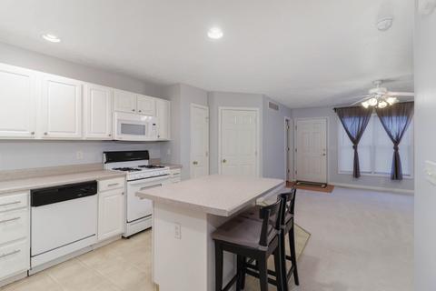 1110 Lockenvitz Ln #3, Bloomington, IL 61704 photo 7