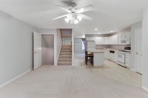 1110 Lockenvitz Ln #3, Bloomington, IL 61704 photo 9