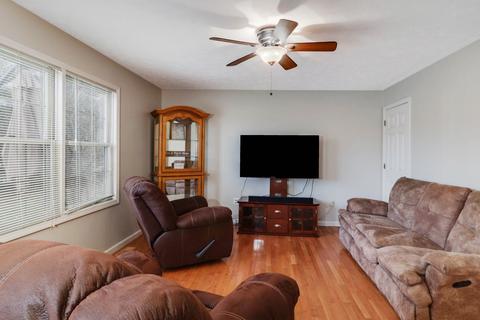 602 W Main St, Downs, IL 61736 photo 14