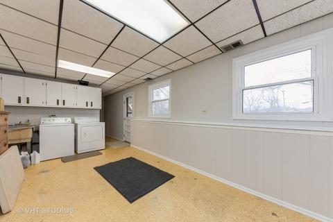 2009 E Parkview Cir, Hoffman Estates, IL 60169 photo 9