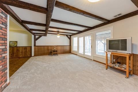 2009 E Parkview Cir, Hoffman Estates, IL 60169 photo 7