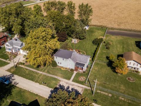 131 E Hardanger Gate St, Lee, IL 60530 photo 4