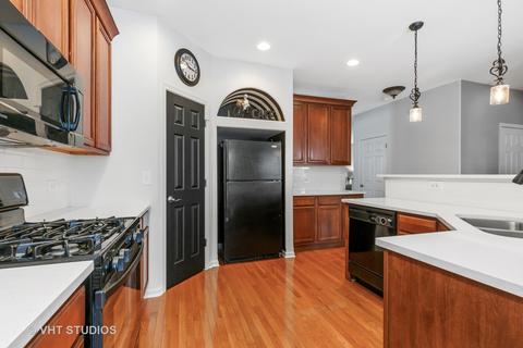 249 Pawtucket Ave, Elgin, IL 60124 photo 10