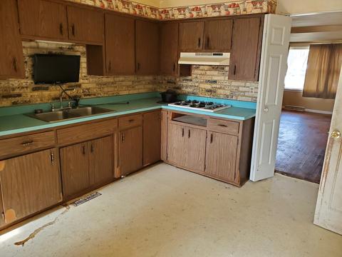 712 W Second St, Gilman, IL 60938 photo 8