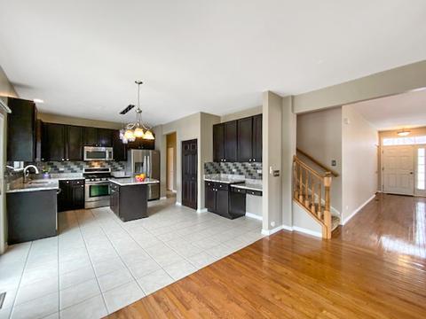 1785 Ruzich Dr, Bartlett, IL 60103 photo 4