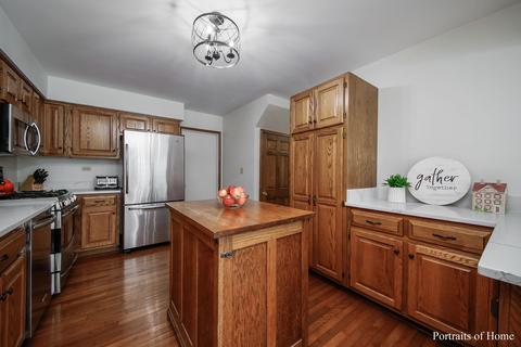 518 Renn Ct, Wheaton, IL 60187 photo 8