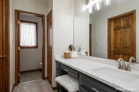 518 Renn Ct, Wheaton, IL 60187 photo 13