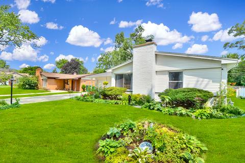920 Wilshire Dr, Wheeling, IL 60090 photo 2