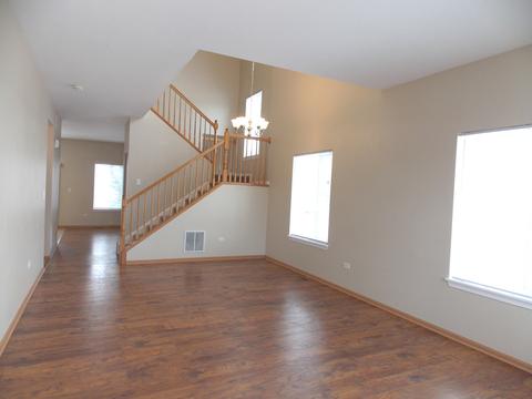 2816 Hoffman St, Plano, IL 60545 photo 2