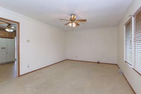809 Parmon Rd, Bloomington, IL 61701 photo 2